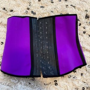 Waist Trainer (SIZE LARGE)
